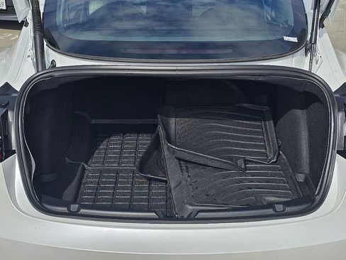 Used 2023 Tesla Model 3 Standard Range image 12