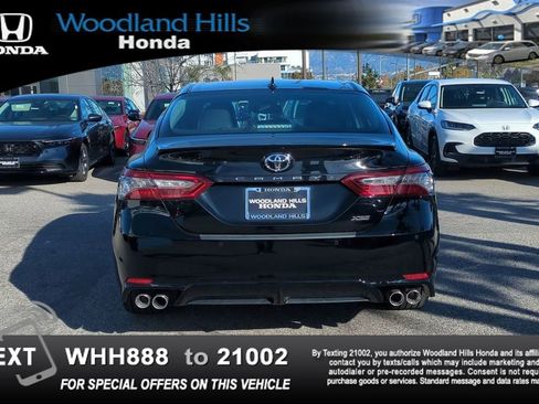 Used 2018 Toyota Camry XSE image 6