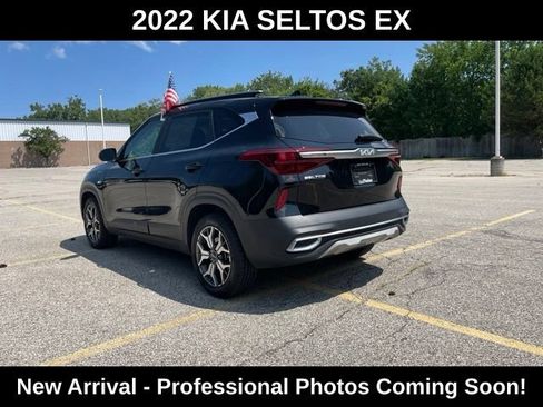 Used 2022 Kia Seltos EX AWD/4WD image 3