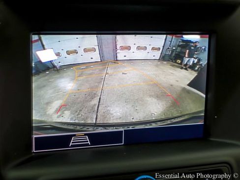 Used 2024 GMC Terrain SLE FWD image 15