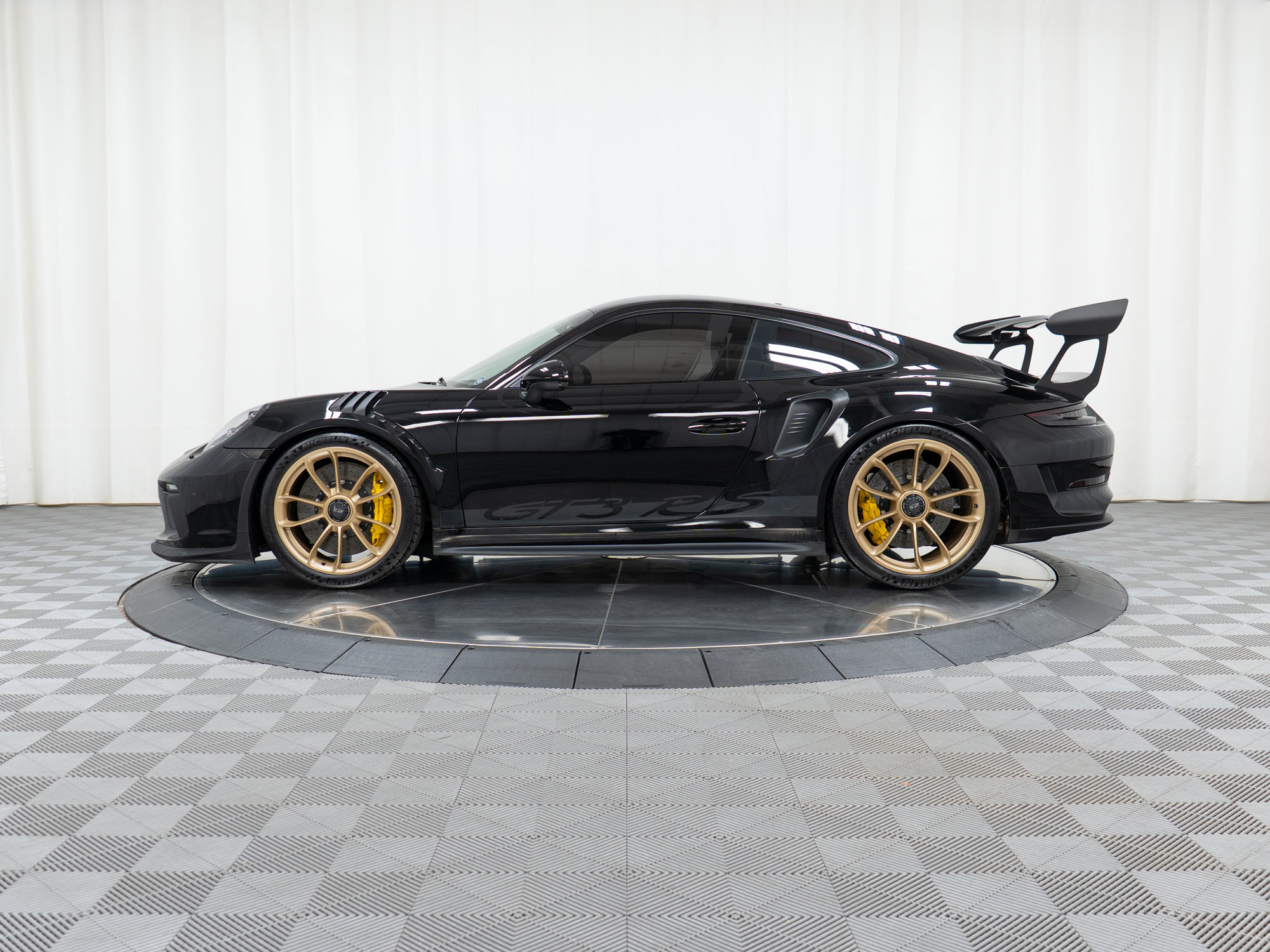 Certified 2019 Porsche 911 GT3 RS RWD image 2