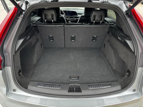 Used 2025 Cadillac XT4 Premium Luxury image 30