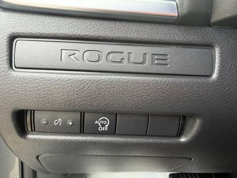 Used 2023 Nissan Rogue S AWD/4WD image 8