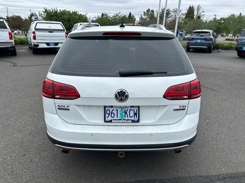Used 2017 Volkswagen Golf Alltrack SE AWD/4WD image 5