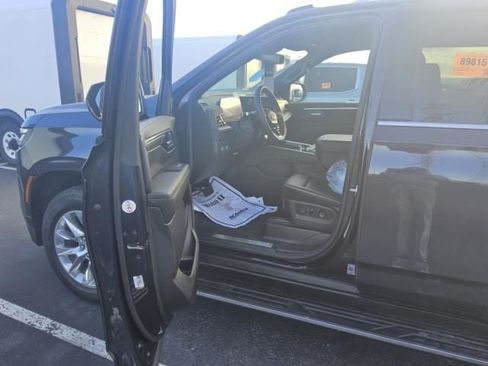 Used 2025 Chevrolet Tahoe Premier AWD/4WD image 6