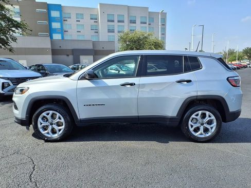 Used 2025 Jeep Compass Sport AWD/4WD image 2