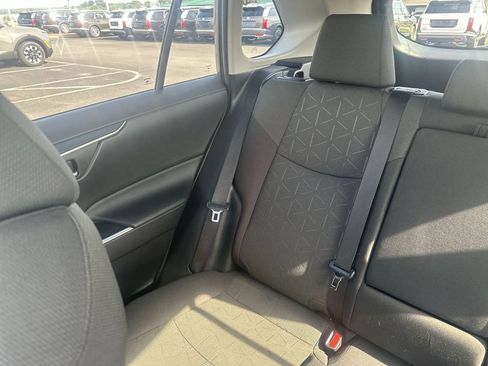 Used 2021 Toyota RAV4 XLE w/ Convenience Package AWD/4WD image 12