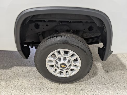 Used 2020 Chevrolet Silverado 2500 LT AWD/4WD image 11