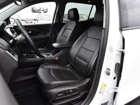 Used 2024 GMC Terrain SLT image 20