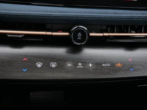Certified 2023 Nissan Ariya AWD/4WD image 20
