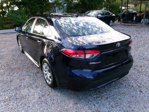Used 2021 Toyota Corolla LE image 11