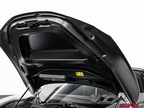 Used 2022 Ferrari SF90 Stradale AWD/4WD image 9