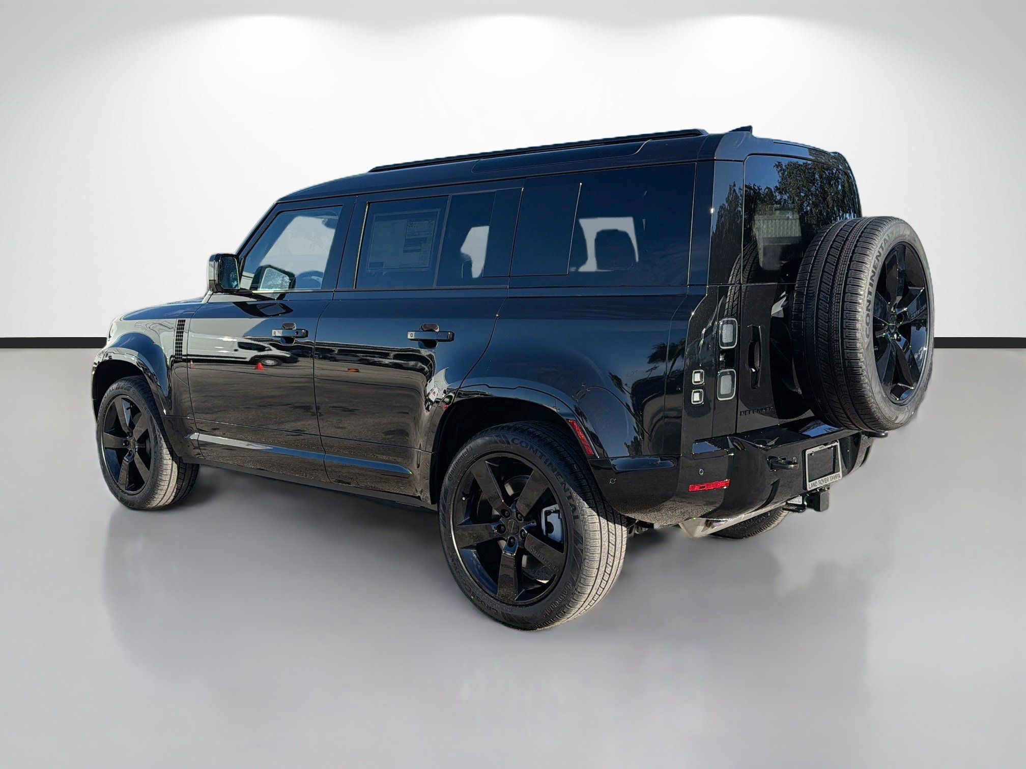 New 2026 Land Rover Defender 110 X-Dynamic SE AWD/4WD image 3