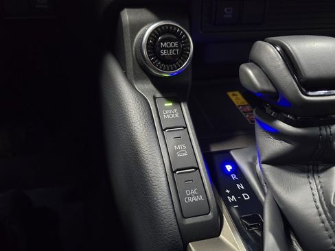 Certified 2024 Toyota Land Cruiser image 28