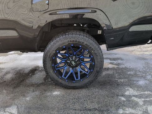 Used 2020 Toyota Tacoma 4x4 Access Cab image 32