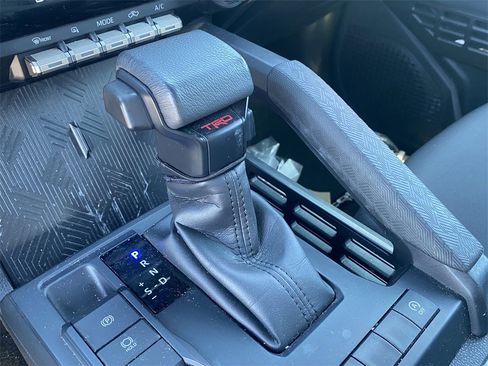 Used 2024 Toyota Tacoma TRD Sport image 12