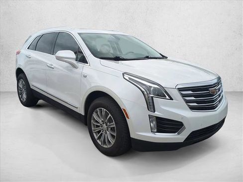 Used 2017 Cadillac XT5 Luxury FWD image 3