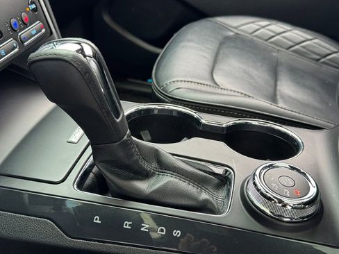 Used 2018 Ford Explorer Platinum image 25