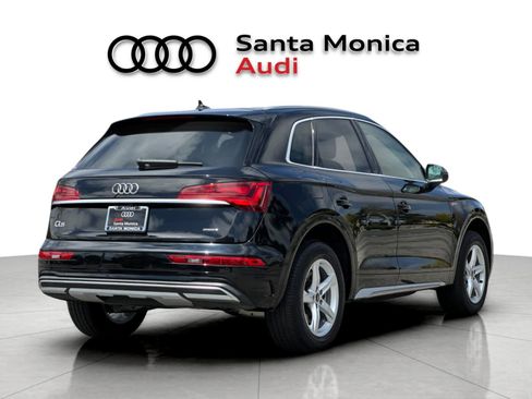 Used 2023 Audi Q5 2.0T Premium w/ Convenience Package AWD/4WD image 2