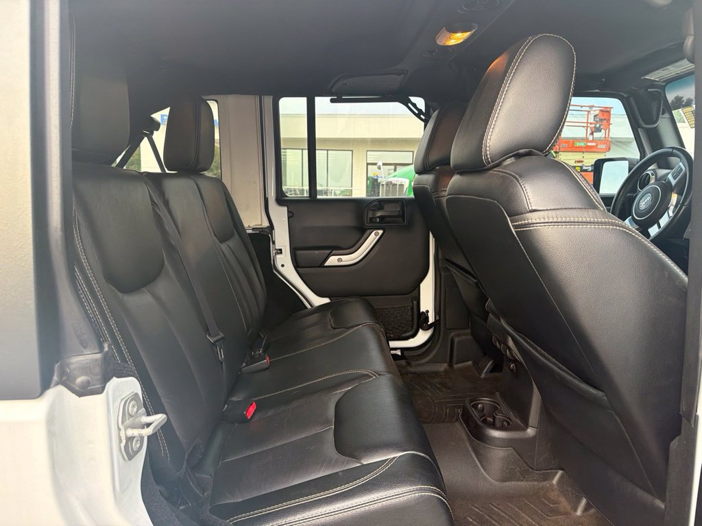 Used 2016 Jeep Wrangler Unlimited Rubicon AWD/4WD image 15