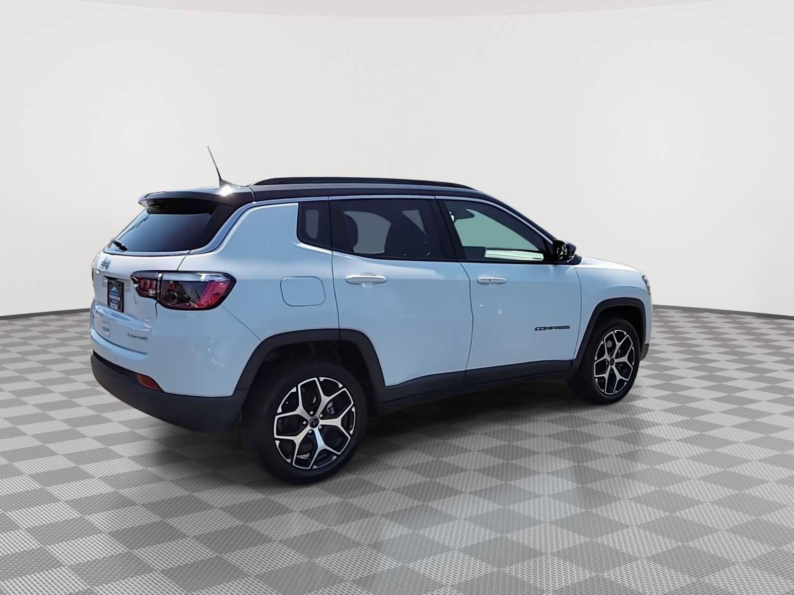 Used 2025 Jeep Compass Limited AWD/4WD image 8