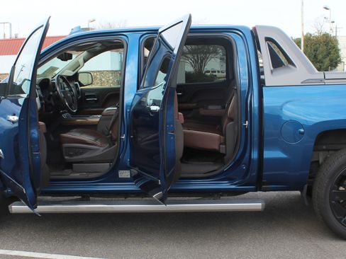 Used 2017 Chevrolet Silverado 1500 High Country w/ High Desert Package image 5