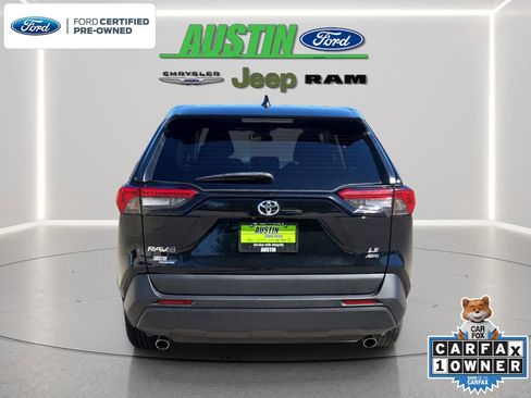 Used 2024 Toyota RAV4 LE AWD/4WD image 4