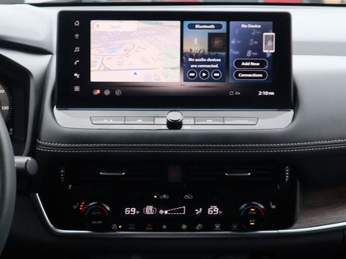 Used 2024 Nissan Rogue Platinum w/ Platinum Premium Package image 15