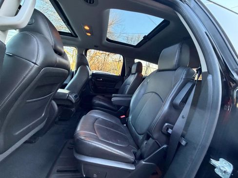 Used 2017 Chevrolet Traverse LT AWD/4WD image 25