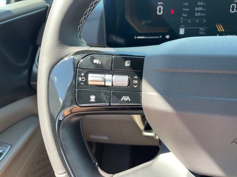 New 2027 Kia Carnival FWD image 25