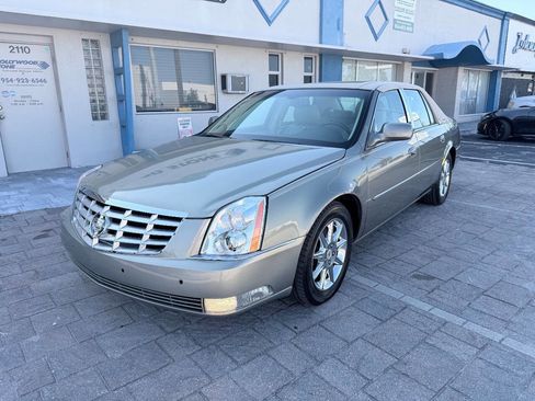 Used 2010 Cadillac DTS Luxury image 3