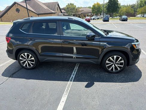 Used 2023 Volkswagen Taos SE AWD/4WD image 8