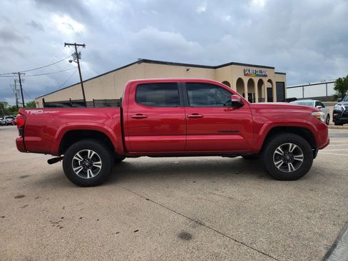 Used 2016 Toyota Tacoma TRD Sport w/ Towing Package image 6