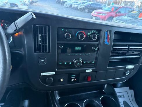 Used 2011 Chevrolet Express 2500 image 23