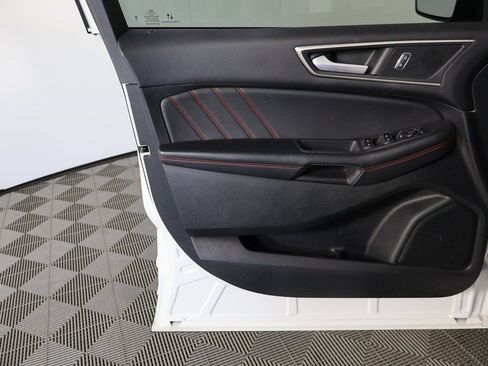 Used 2022 Ford Edge ST-Line image 10