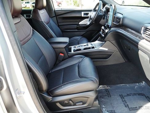 Used 2024 Ford Explorer Platinum w/ Technology Package AWD/4WD image 64