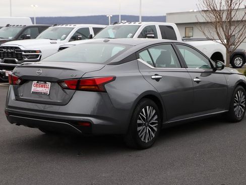 Used 2024 Nissan Altima 2.5 SV image 5