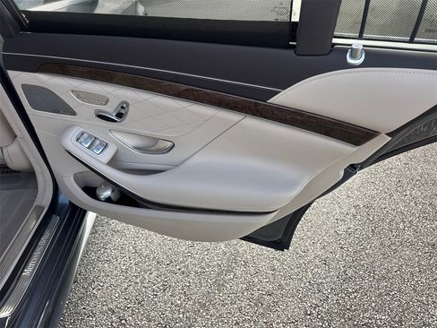 Used 2017 Mercedes-Benz S 550 Sedan image 16
