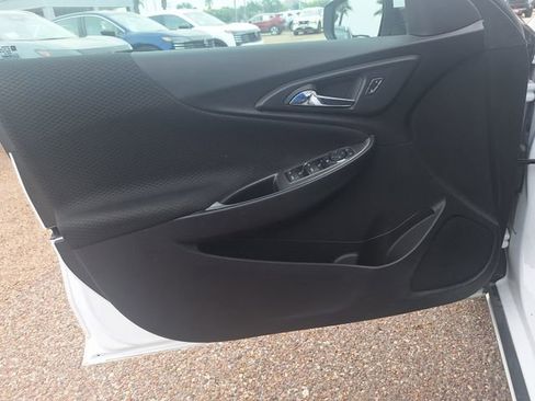 Used 2024 Chevrolet Malibu RS w/ LPO, Floor Liner Package FWD image 9