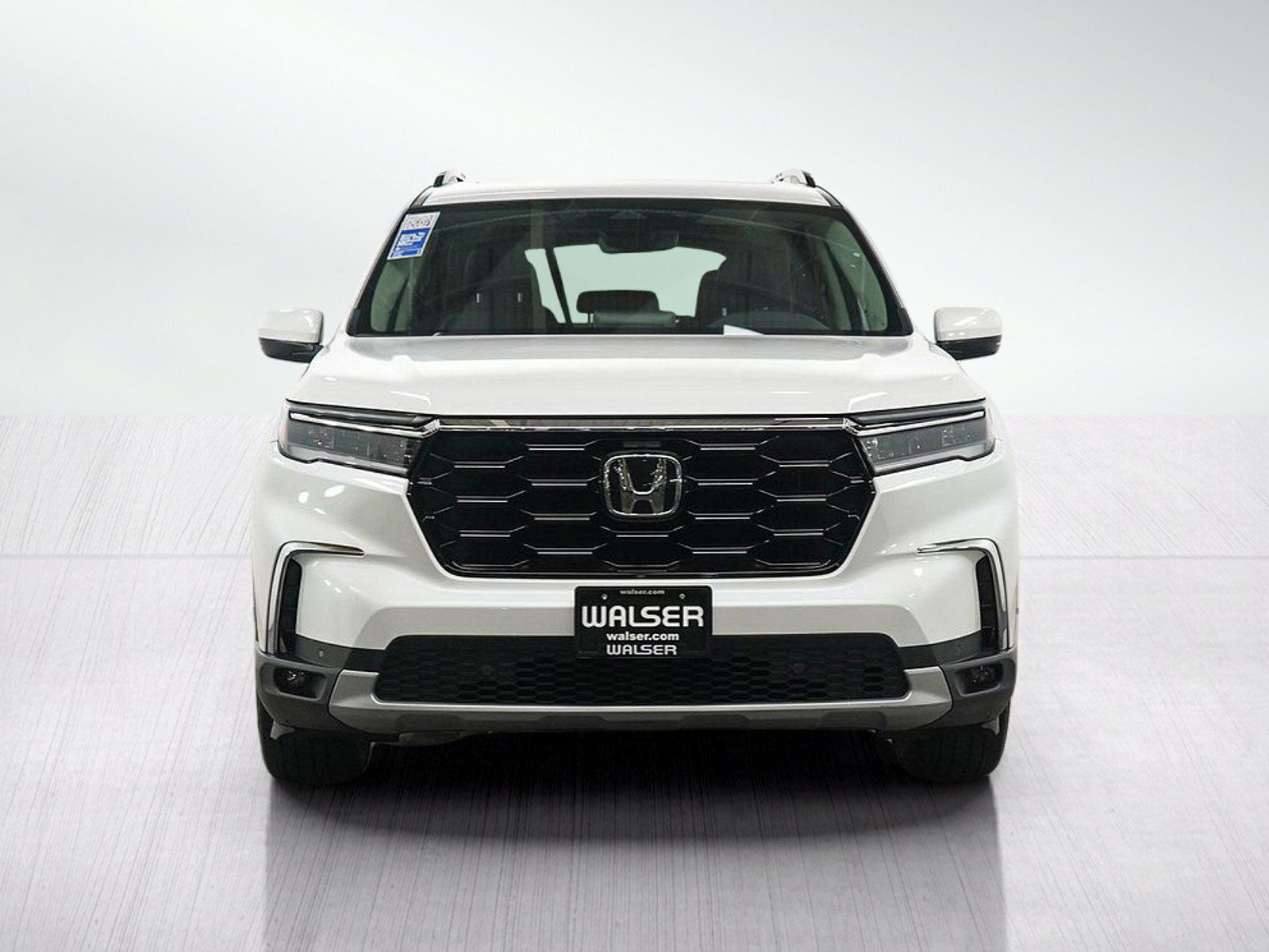 Used 2025 Honda Pilot Touring image 8