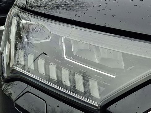 Certified 2024 Audi Q7 Premium Plus image 9