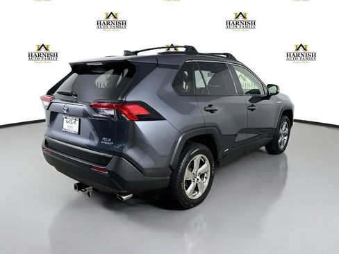 Used 2021 Toyota RAV4 XLE Premium AWD/4WD image 7