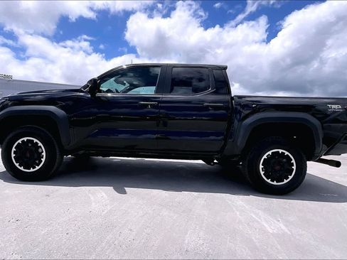 Used 2024 Toyota Tacoma TRD Off-Road AWD/4WD image 3