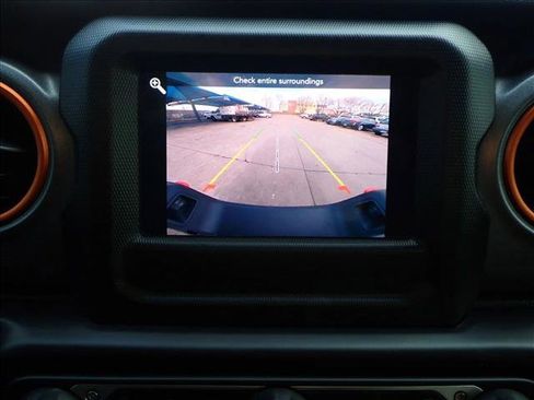 Used 2021 Jeep Gladiator Mojave w/ Cold Weather Group image 15