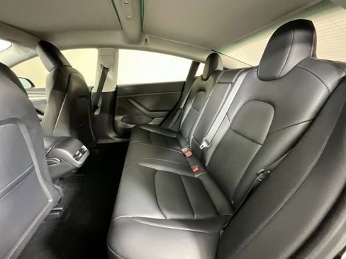 Used 2022 Tesla Model 3 image 25