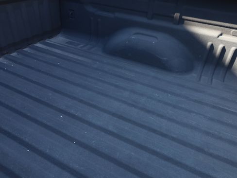 Used 2018 GMC Canyon SLE image 15