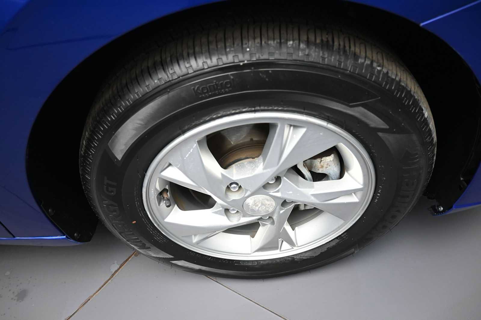 Certified 2023 Hyundai Elantra SE FWD image 12