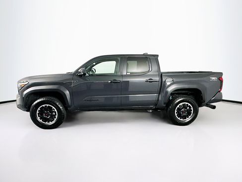 Used 2025 Toyota Tacoma TRD Off-Road AWD/4WD image 4
