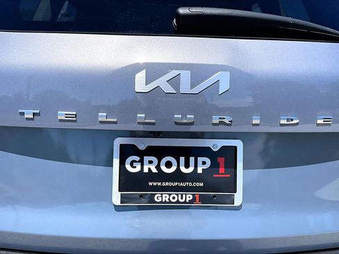 Used 2022 Kia Telluride EX w/ EX Premium Package FWD image 10