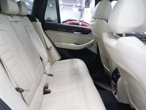 Used 2019 BMW X3 xDrive30i w/ Premium Package image 16